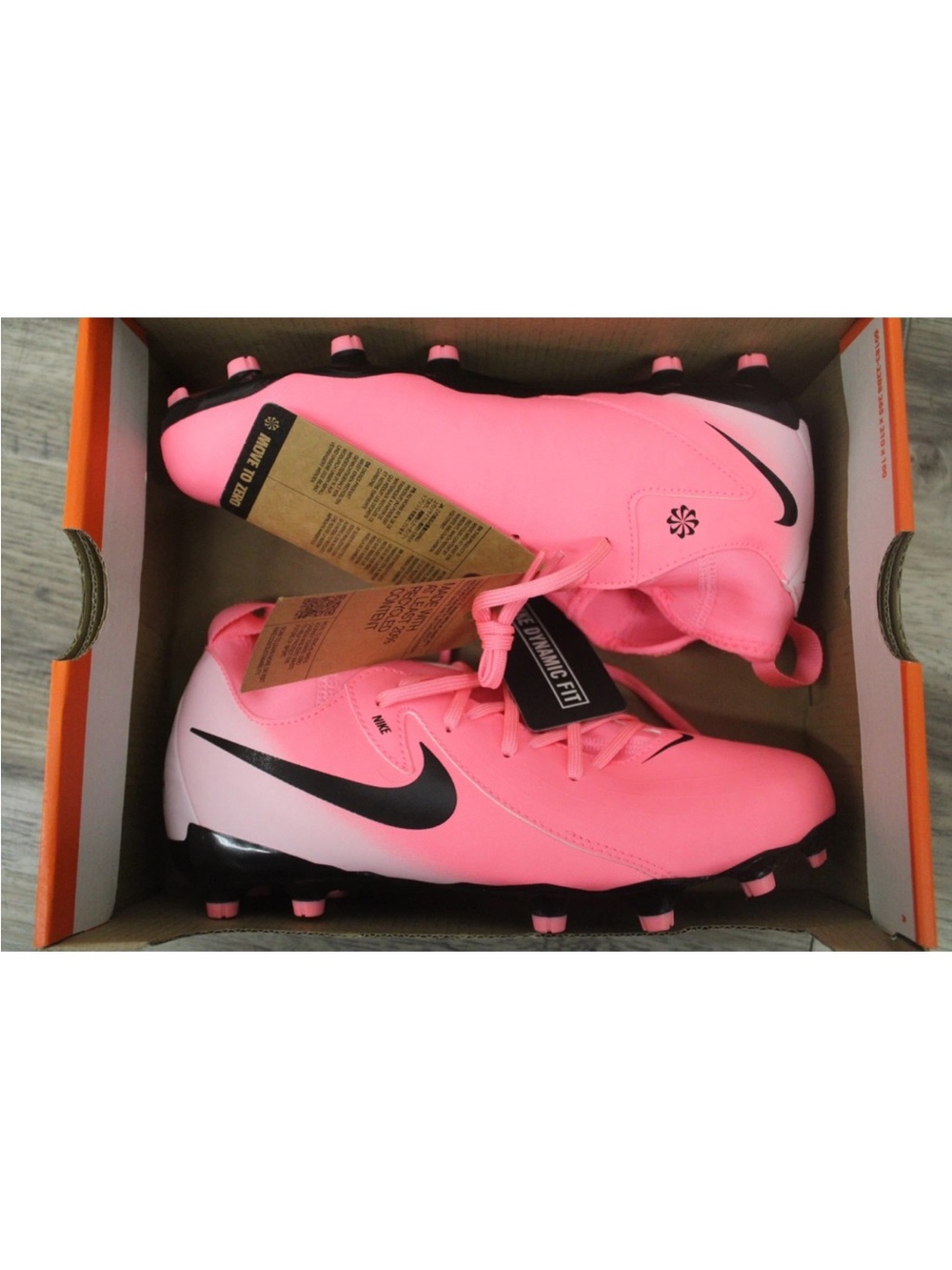 *NEW* Nike Soccer Cleats Phantom Luna 2 Academy -Kids 5Y